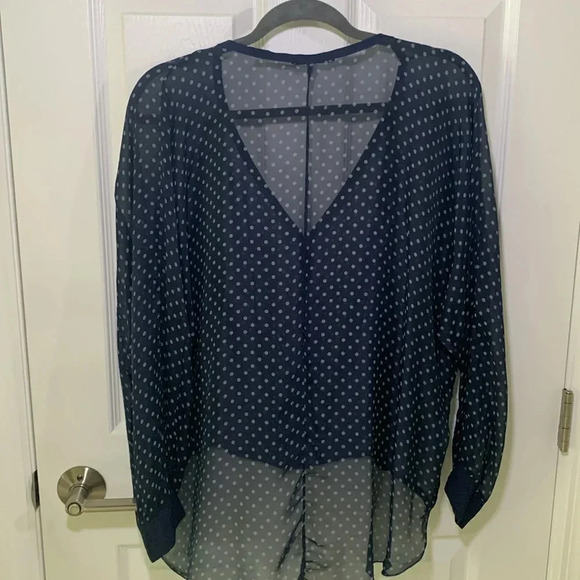 Tempo Paris blouse size small - Picture 4 of 7